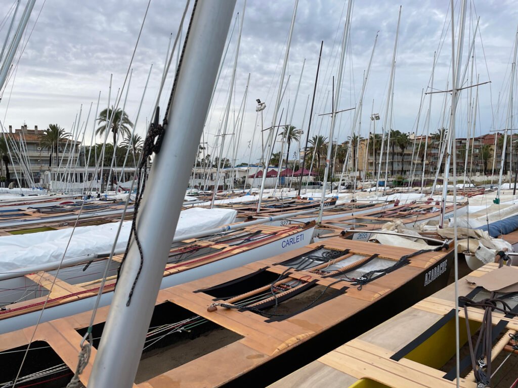 El patín a vela se ha convertido en uno de los motores y símbolos principales del Club Maritim Cubelles.